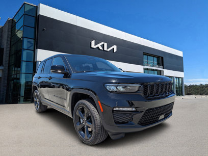 Used 2025 Jeep Grand Cherokee Limited w/ Black Appearance Package