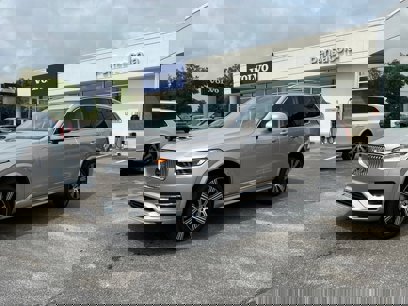New 2024 Volvo XC90 T8 Plus w/ Protection Package Premier