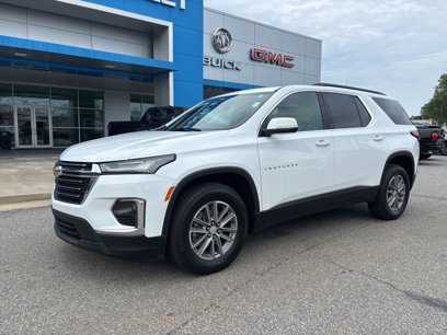 Used 2024 Chevrolet Traverse LT