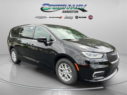 New 2025 Chrysler Pacifica Select