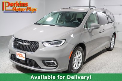 Used 2022 Chrysler Pacifica Touring-L