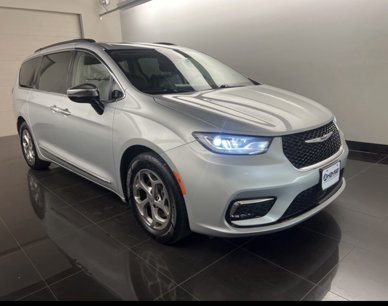 Used 2023 Chrysler Pacifica Limited