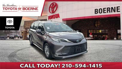 Certified 2023 Toyota Sienna Limited