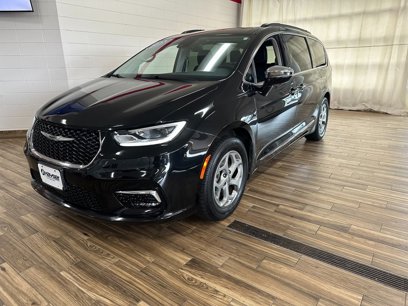 Used 2023 Chrysler Pacifica Limited