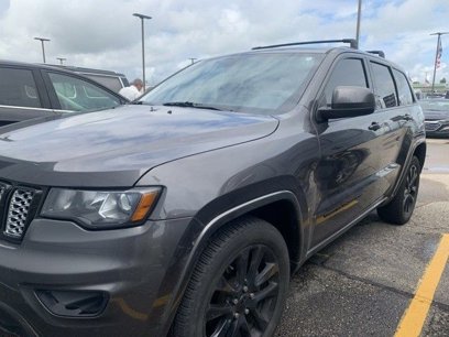 Used 2017 Jeep Grand Cherokee Altitude