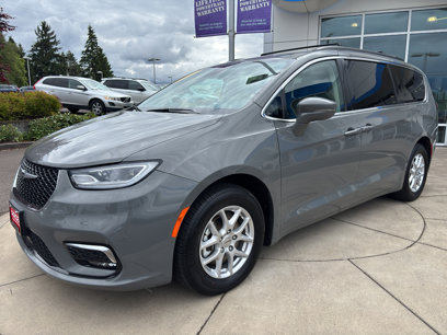 Used 2022 Chrysler Pacifica Touring-L