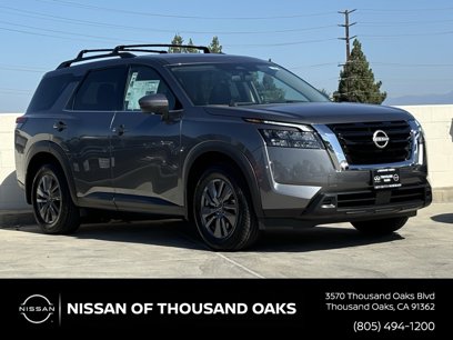 New 2024 Nissan Pathfinder SV w/ SV Premium Package