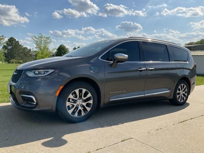 Used 2022 Chrysler Pacifica Pinnacle