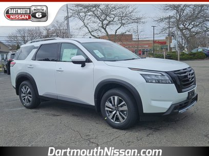 New 2025 Nissan Pathfinder SL w/ Black Appearance Package