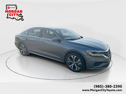Used 2022 Volkswagen Passat 2.0T SE