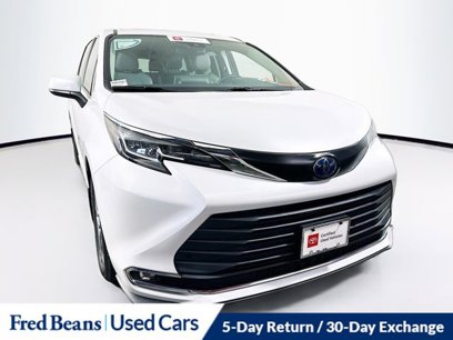 Certified 2022 Toyota Sienna XLE