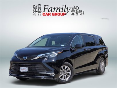 Used 2022 Toyota Sienna XLE