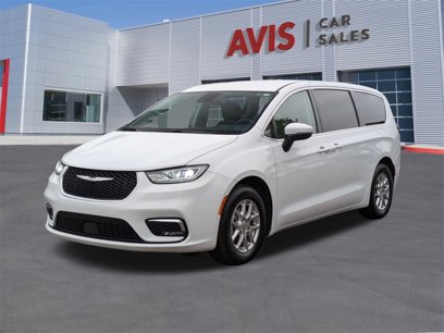Used 2023 Chrysler Pacifica Touring-L