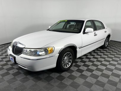 Used 2001 Lincoln Town Car Signature