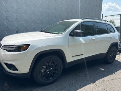 Used 2023 Jeep Cherokee Altitude Lux