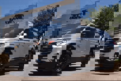 Used 2021 Chevrolet Traverse LT