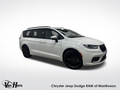 Used 2023 Chrysler Pacifica Touring-L
