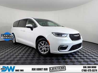 Used 2023 Chrysler Pacifica Touring-L