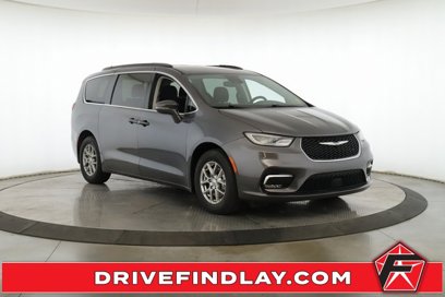 Used 2021 Chrysler Pacifica Touring w/ Cold Weather Group