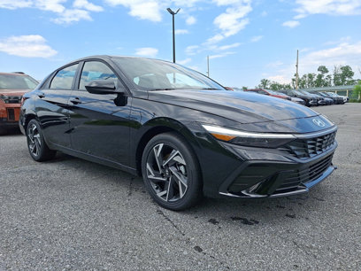 New 2025 Hyundai Elantra SEL