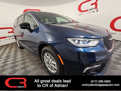 New 2025 Chrysler Pacifica Select