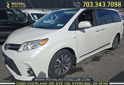 Used 2018 Toyota Sienna XLE w/ XLE Navigation Package