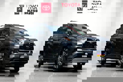 New 2025 Toyota Highlander Platinum