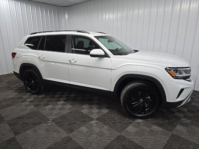 Used 2023 Volkswagen Atlas SE w/ Black Wheel Package