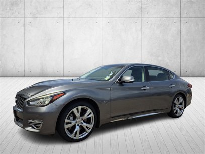 Used 2017 INFINITI Q70 L 3.7 w/ Deluxe Touring Package