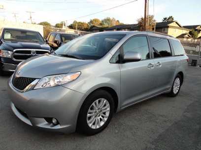 Used 2016 Toyota Sienna XLE Premium