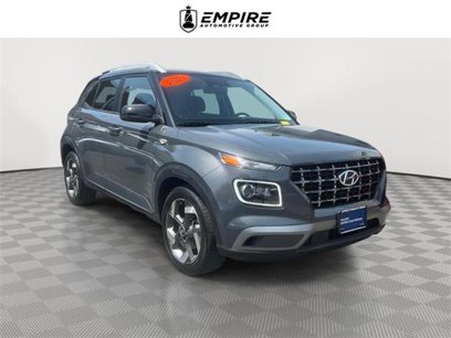 Used 2023 Hyundai Venue Limited w/ Cargo Package