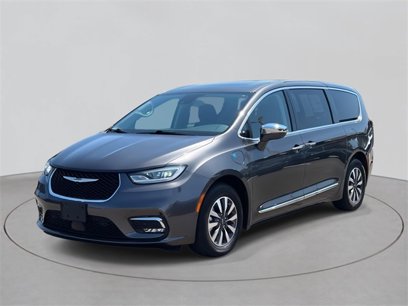 Used 2022 Chrysler Pacifica Limited