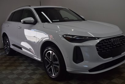 New 2025 Audi Q5 Premium Plus