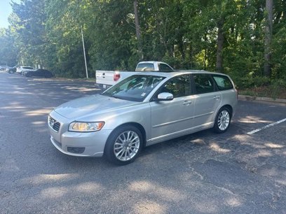 Used 2011 Volvo V50 T5 w/ Preferred Pkg