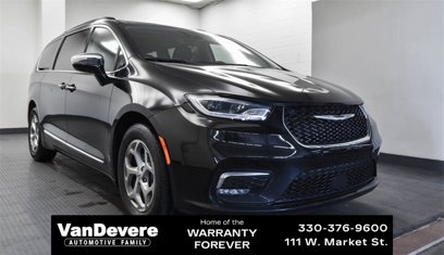 Used 2023 Chrysler Pacifica Limited