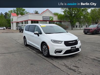 Used 2023 Chrysler Pacifica Limited
