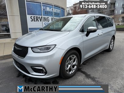 Used 2023 Chrysler Pacifica Limited