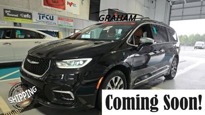 Used 2022 Chrysler Pacifica Pinnacle