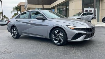 Certified 2025 Hyundai Elantra Sport w/ Cargo Package