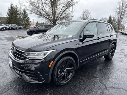 New 2024 Volkswagen Tiguan SE R-Line