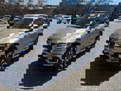New 2025 Volvo V60 B5 Cross Country Ultra w/ Climate Package
