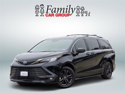 Certified 2024 Toyota Sienna XLE Woodland Edition