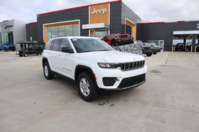 New 2025 Jeep Grand Cherokee Laredo w/ Trailer Tow Package