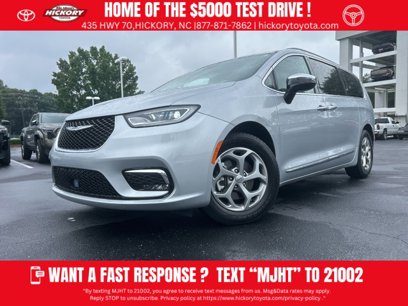 Used 2023 Chrysler Pacifica Limited