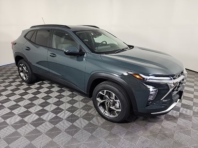 New 2025 Chevrolet Trax LT w/ Driver Confidence Package