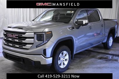 New 2025 GMC Sierra 1500 SLE w/ Preferred Package