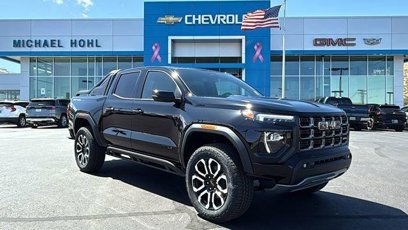 New 2025 GMC Canyon AT4 w/ Nightfall Edition