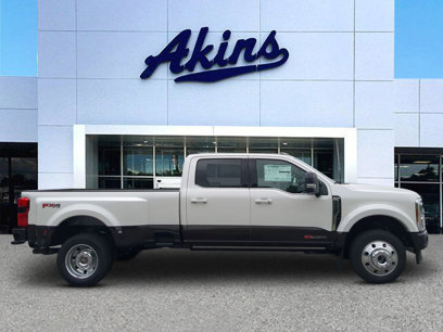 New 2025 Ford F450 King Ranch w/ FX4 Off-Road Package