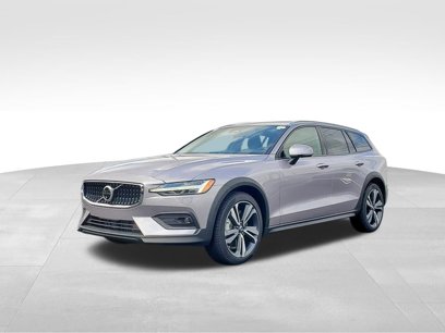 New 2026 Volvo V60 B5 Cross Country Plus w/ Protection Package Premier