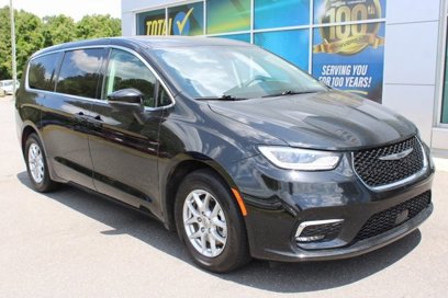 Used 2023 Chrysler Pacifica Touring-L
